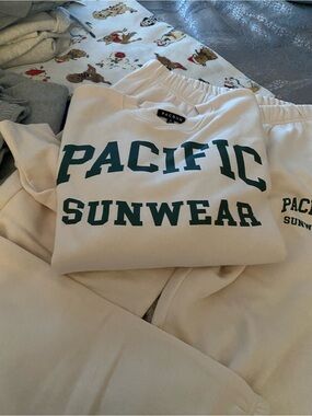PacSun Cream Sweatshirt with Dark Green Collegiate Logo